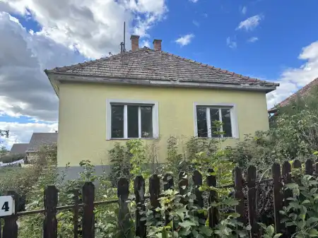 eladó családi ház, Acsa