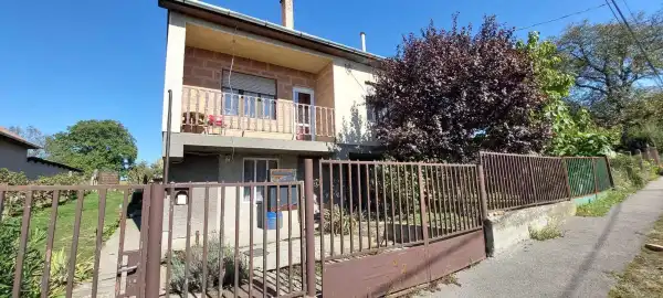 Eladó családi ház, Apc 4+2 szoba 160 m² 34.9 M Ft