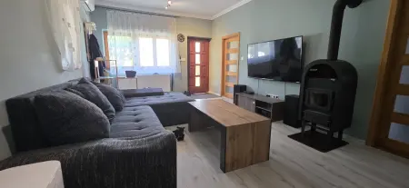 Eladó családi ház, Apostag 3 szoba 90 m² 53 M Ft