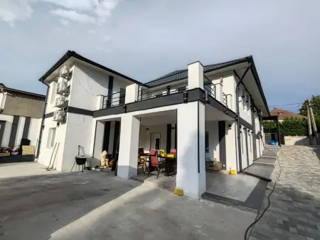 Eladó családi ház, Bajót 5 szoba 226 m² 69.9 M Ft