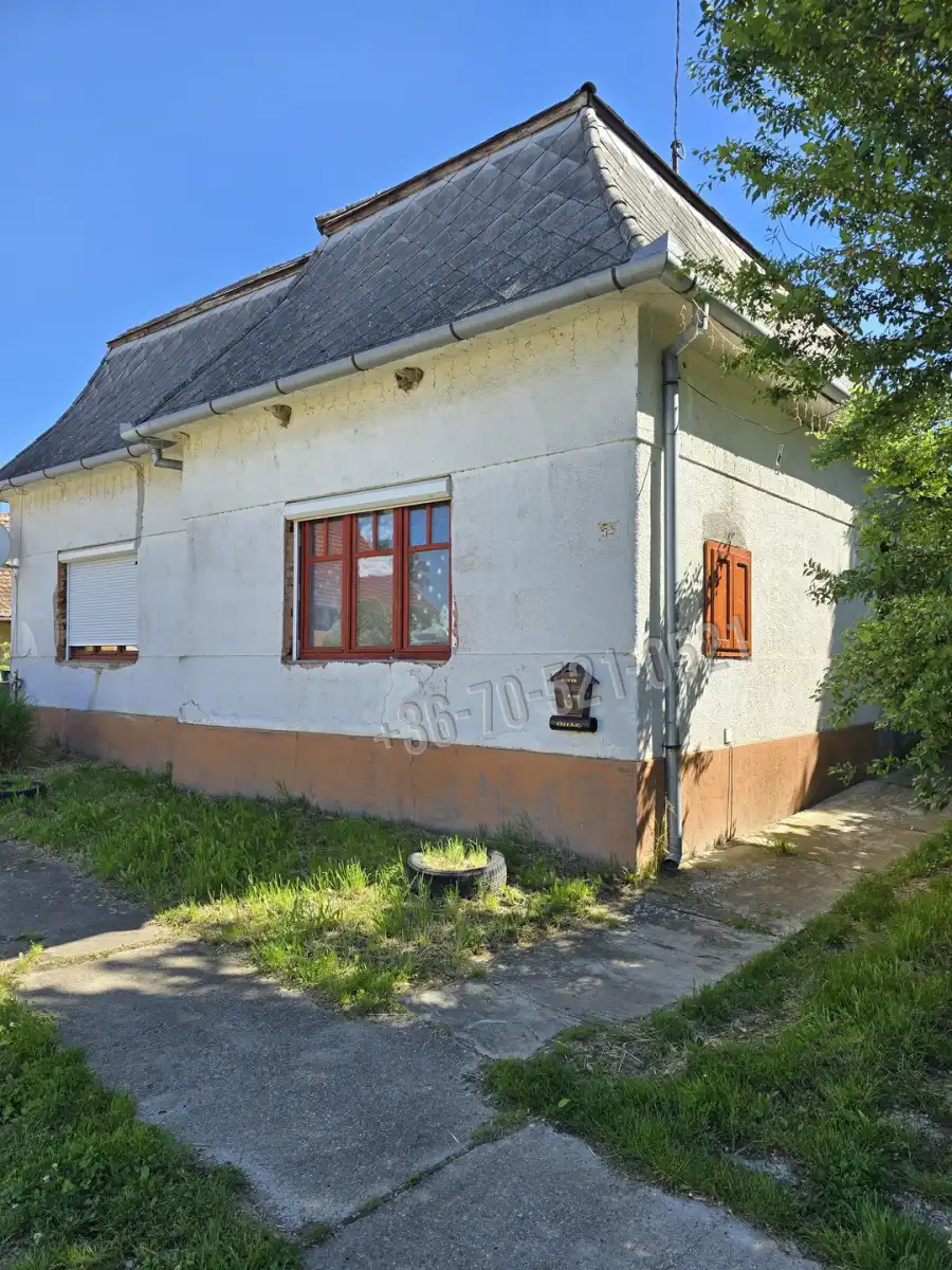 eladó családi ház, Baksa