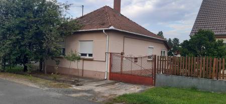 eladó családi ház, Balassagyarmat
