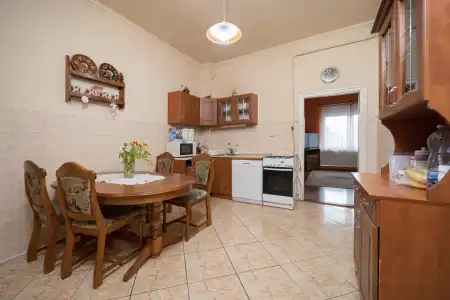 Eladó családi ház, Balassagyarmat 3 szoba 246 m² 64 M Ft
