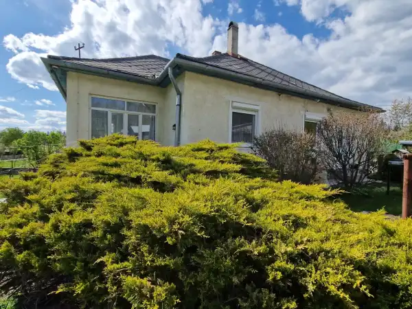 Eladó családi ház, Balaton 3 szoba 95 m² 33 M Ft