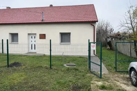 Eladó családi ház, Balatonfenyves 2+1 szoba 70 m² 57 M Ft