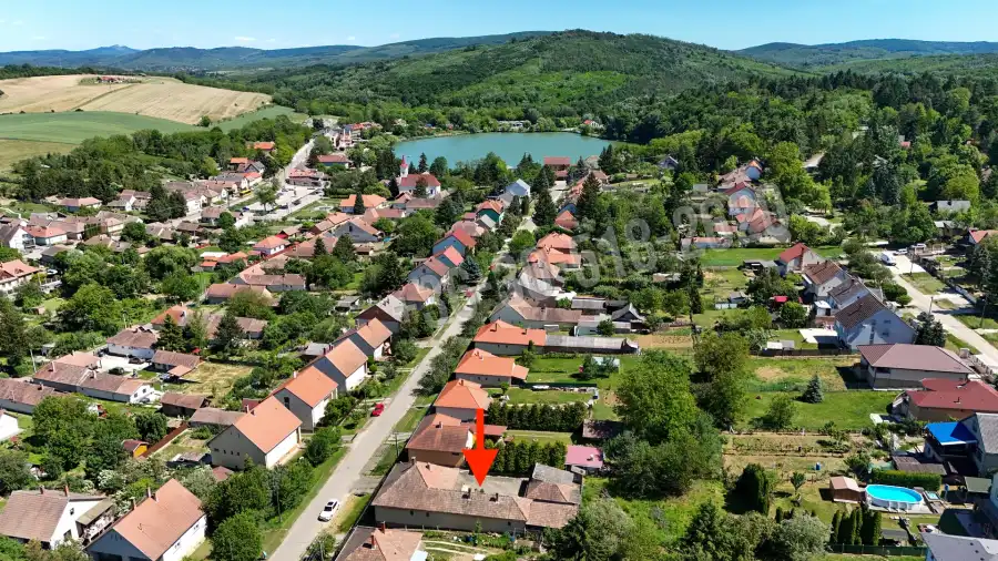 eladó családi ház, Bánk
