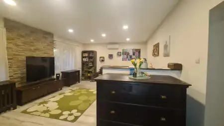 eladó családi ház, Baracs