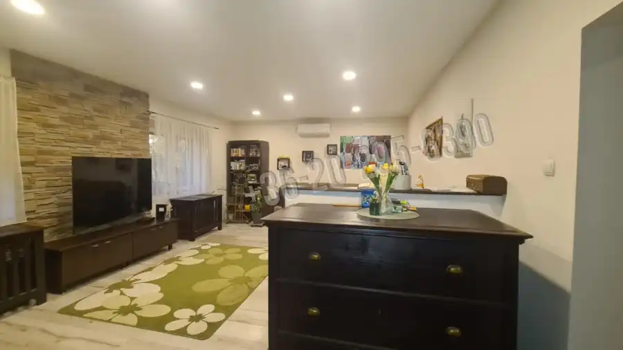 eladó családi ház, Baracs