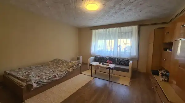 Eladó családi ház, Baracs 2 szoba 80 m² 25.9 M Ft