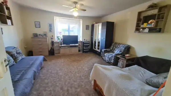 Eladó családi ház, Baracs 1+2 szoba 80 m² 26.9 M Ft