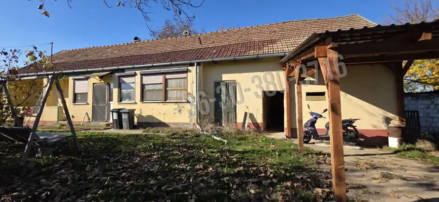 eladó családi ház, Baracs