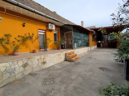 Eladó családi ház, Bátaszék 5 szoba 162 m² 55 M Ft