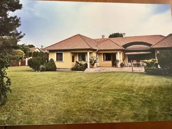 Eladó családi ház, Békés 5 szoba 182 m² 105 M Ft