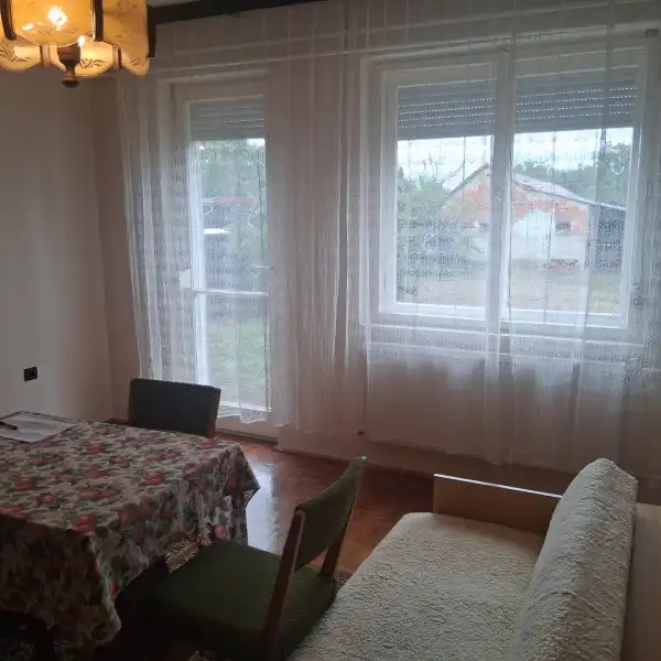 Eladó családi ház, Békéscsaba 5 szoba 180 m² 55.3 M Ft