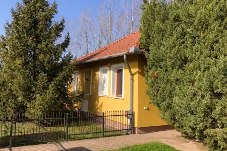 Eladó családi ház, Békéscsaba 6+1 szoba 170 m² 119.9 M Ft