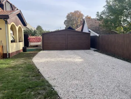 Eladó családi ház, Békéscsaba 5 szoba 190 m² 64.9 M Ft