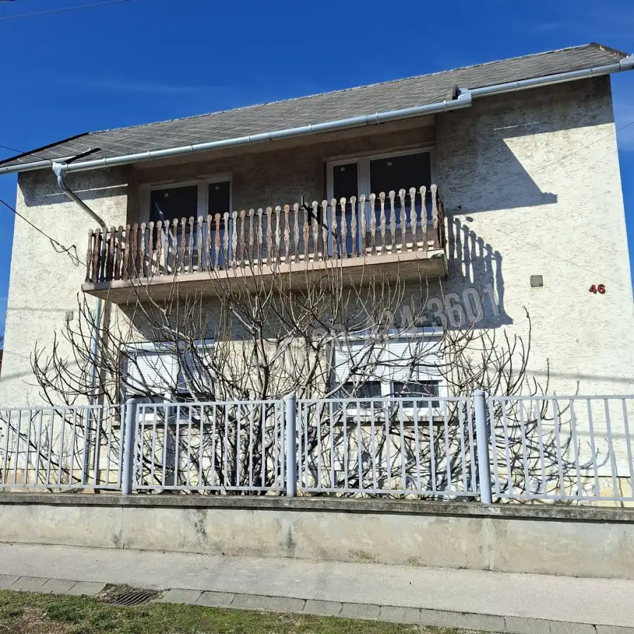 eladó családi ház, Bicske