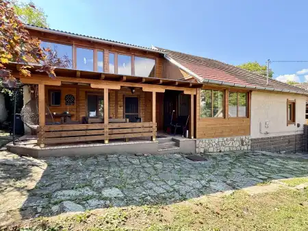 eladó családi ház, Bogács