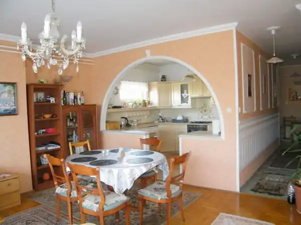 Eladó családi ház, Budakeszi 6 szoba 277 m² 169.77 M Ft