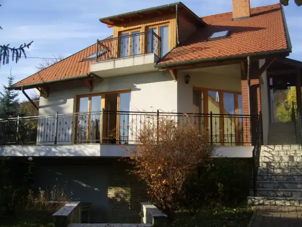 Eladó családi ház, Budaörs 5 szoba 257 m² 285 M Ft
