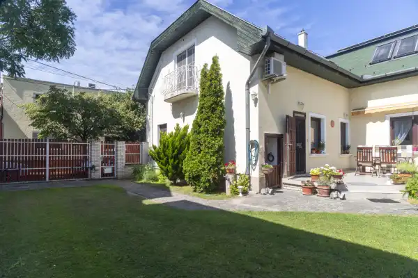 Eladó családi ház, Budapest, IV. kerület 8 szoba 315 m² 265 M Ft