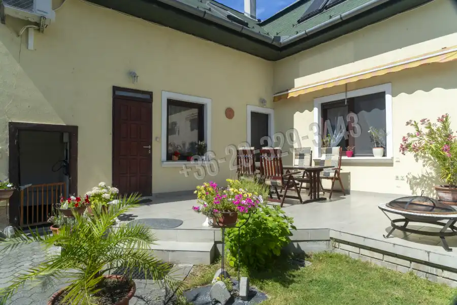 eladó családi ház, Budapest, IV. kerület