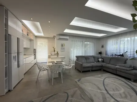 Eladó családi ház, Budapest, XVI. kerület 5 szoba 180 m² 329.9 M Ft