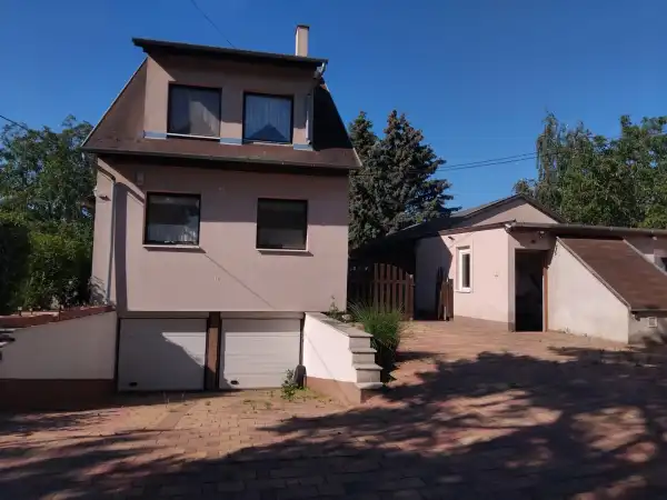 Eladó családi ház, Budapest, XVIII. kerület 3+5 szoba 240 m² 189.9 M Ft