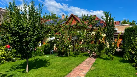 Eladó családi ház, Budapest, XX. kerület 4 szoba 94 m² 89.9 M Ft