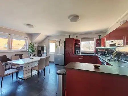 Eladó családi ház, Budapest, XXI. kerület 9+1 szoba 267 m² 244.5 M Ft