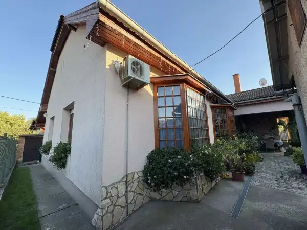 Eladó családi ház, Budapest, XXIII. kerület 6 szoba 380 m² 255 M Ft