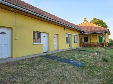 eladó családi ház, Bugyi