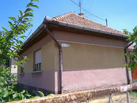 eladó családi ház, Ceglédbercel