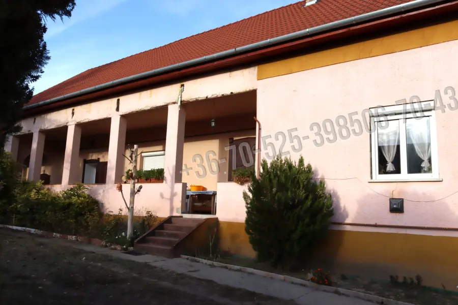 eladó családi ház, Ceglédbercel