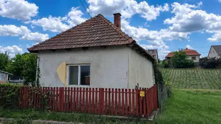 Eladó családi ház, Cered 1 szoba 31 m² 3.49 M Ft