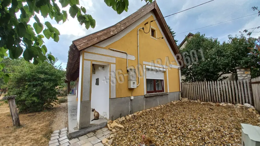 eladó családi ház, Csákberény