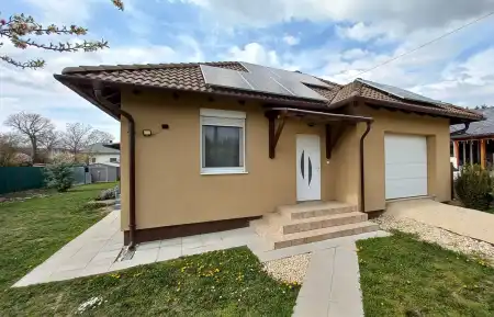 Eladó családi ház, Csákvár 2+1 szoba 102 m² 89 M Ft