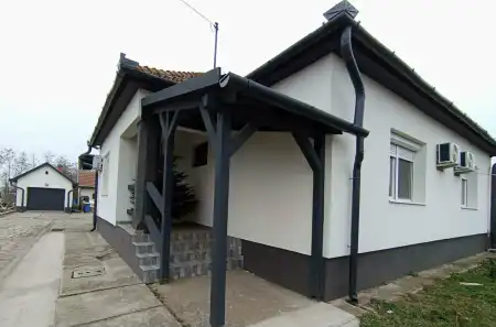 Eladó családi ház, Csány 3 szoba 97 m² 48.5 M Ft