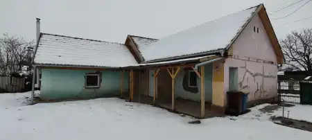 Eladó családi ház, Csány 3 szoba 60 m² 15 M Ft