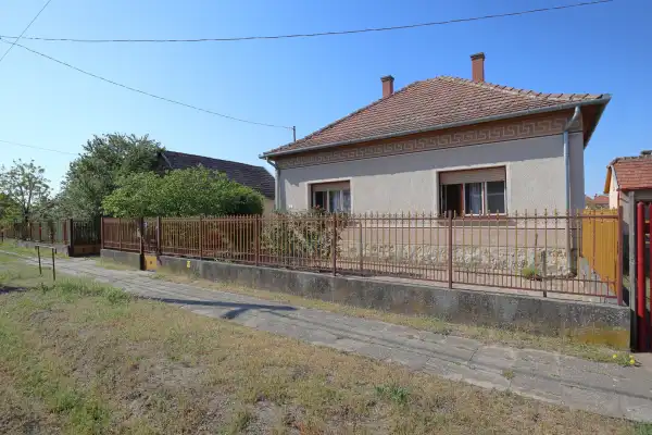 Eladó családi ház, Csengele 3 szoba 76 m² 35.9 M Ft