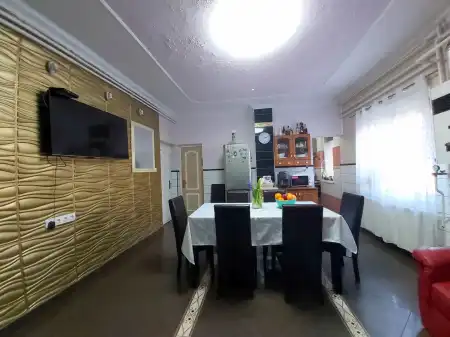 Eladó családi ház, Csörög 7 szoba 170 m² 58.9 M Ft