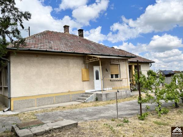 eladó családi ház, Dabas