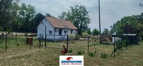Eladó családi ház, Dánszentmiklós 1 szoba 57 m² 27.9 M Ft