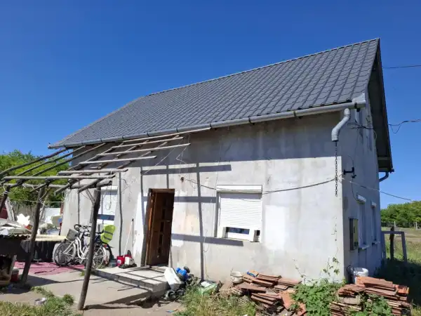 Eladó családi ház, Dánszentmiklós 1 szoba 56 m² 19.9 M Ft