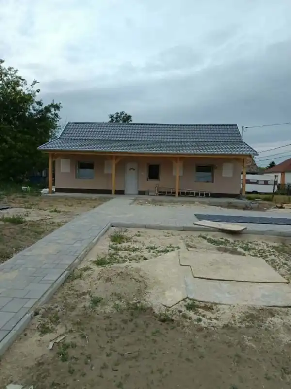 Eladó családi ház, Daruszentmiklós 2 szoba 45 m² 22 M Ft