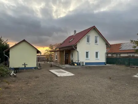 Eladó családi ház, Délegyháza 1+3 szoba 108 m² 79 M Ft