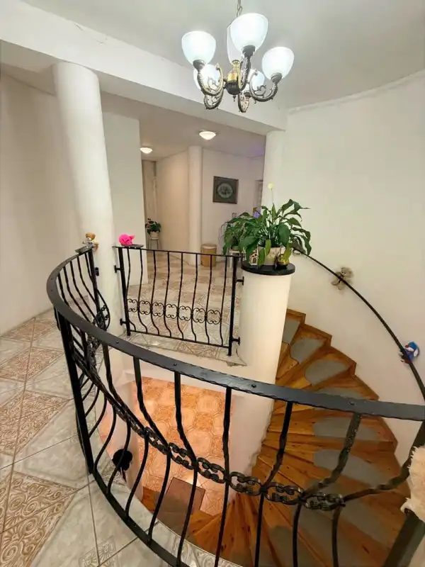 Eladó családi ház, Diósd 6 szoba 388 m² 350 M Ft