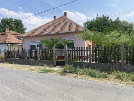 eladó családi ház, Doboz