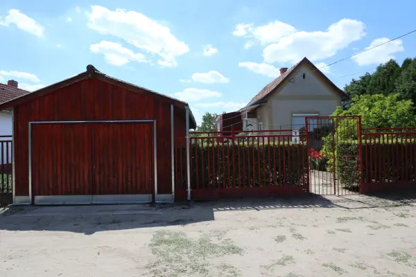 Eladó családi ház, Domaszék 1 szoba 50 m² 38.9 M Ft
