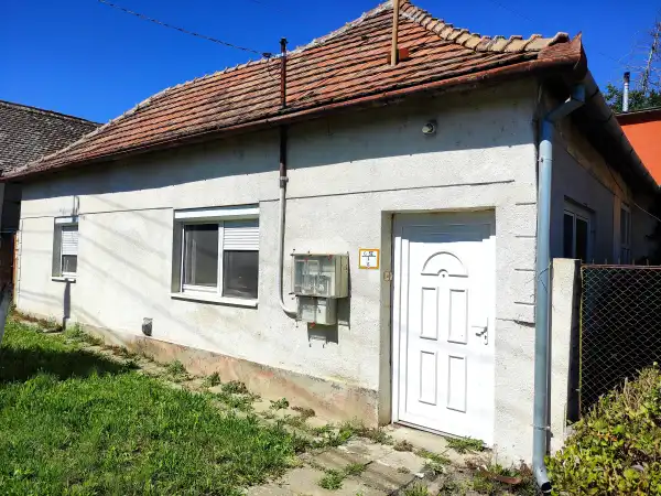 Eladó családi ház, Dunaszekcső 2 szoba 69 m² 10 M Ft